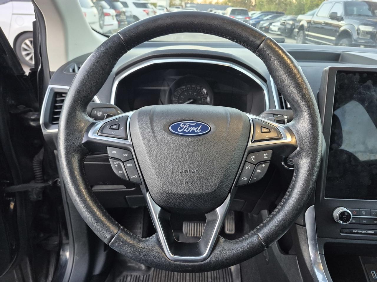 2021 Ford Edge Titanium Photo