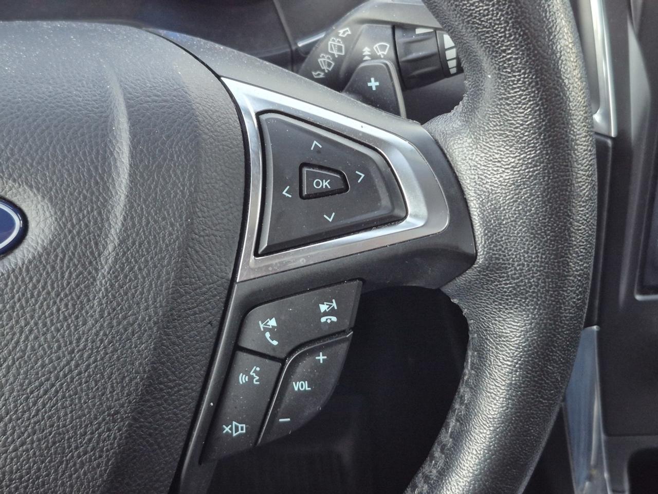 2021 Ford Edge Titanium Photo