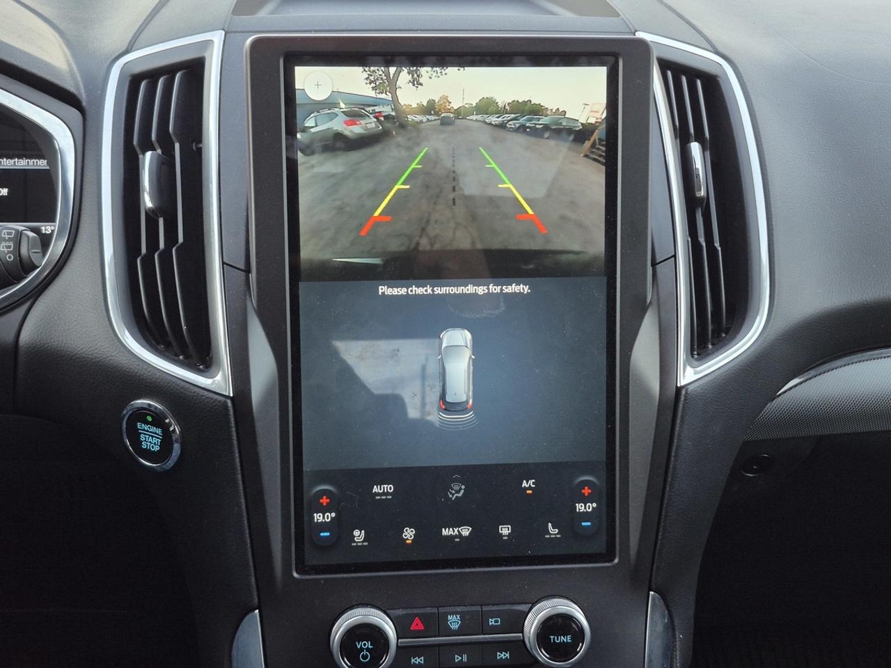 2021 Ford Edge Titanium Photo
