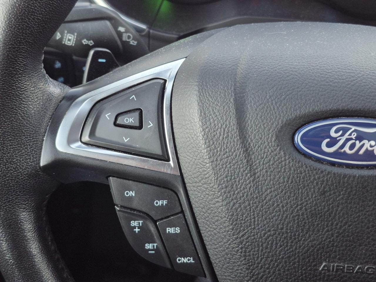 2021 Ford Edge Titanium Photo