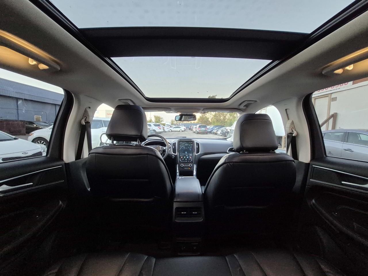 2021 Ford Edge Titanium Photo
