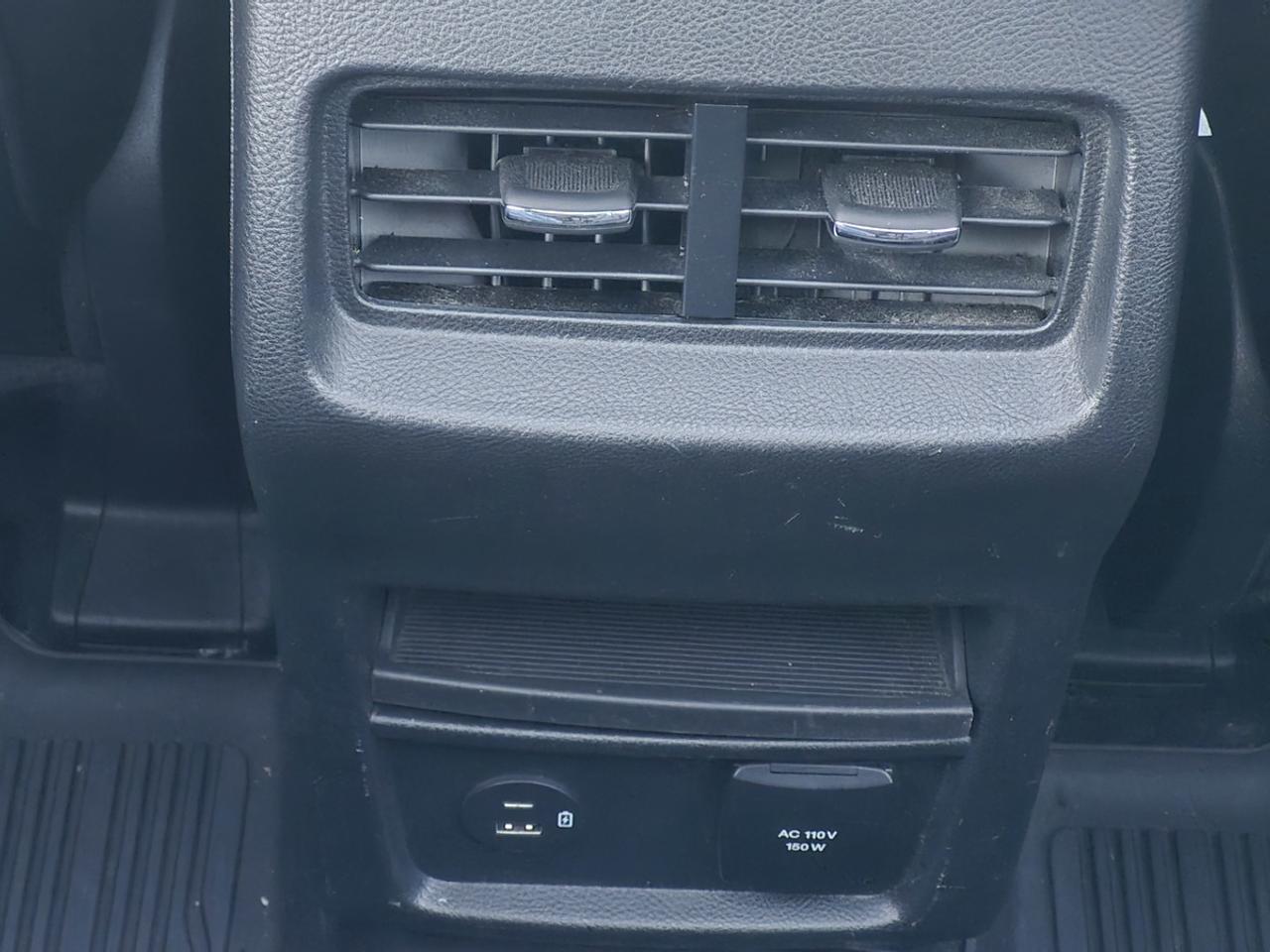 2021 Ford Edge Titanium Photo