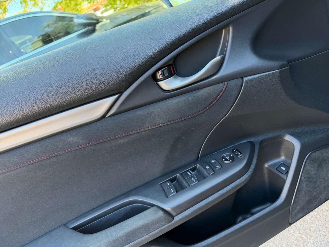 2019 Honda Civic Manual * CARPLAY / NAVIGATION / SUNROOF / CAMERA / SPOILER Photo