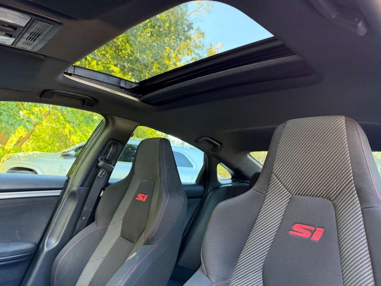 2019 Honda Civic Manual * CARPLAY / NAVIGATION / SUNROOF / CAMERA / SPOILER Photo