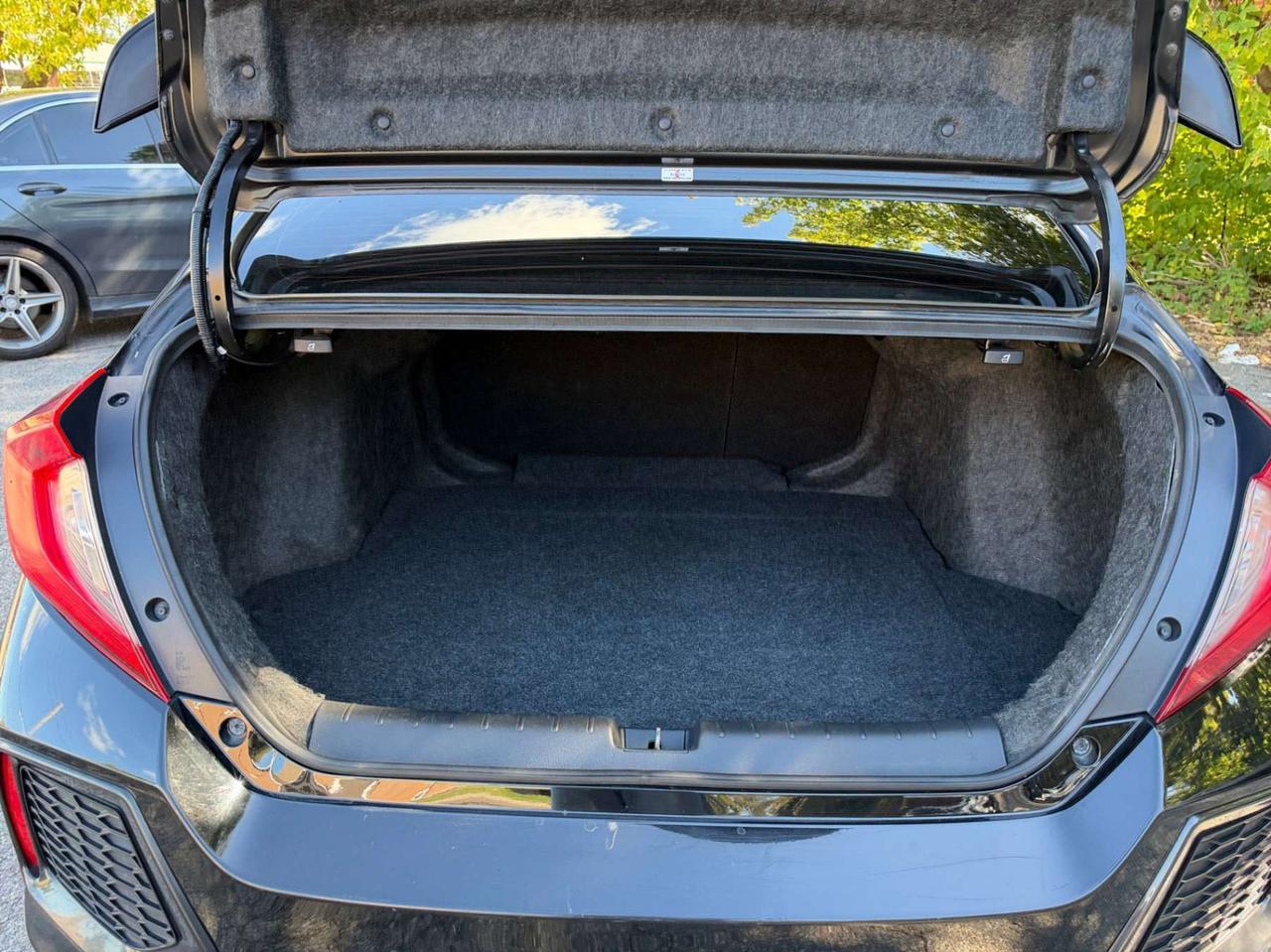 2019 Honda Civic Manual * CARPLAY / NAVIGATION / SUNROOF / CAMERA / SPOILER Photo