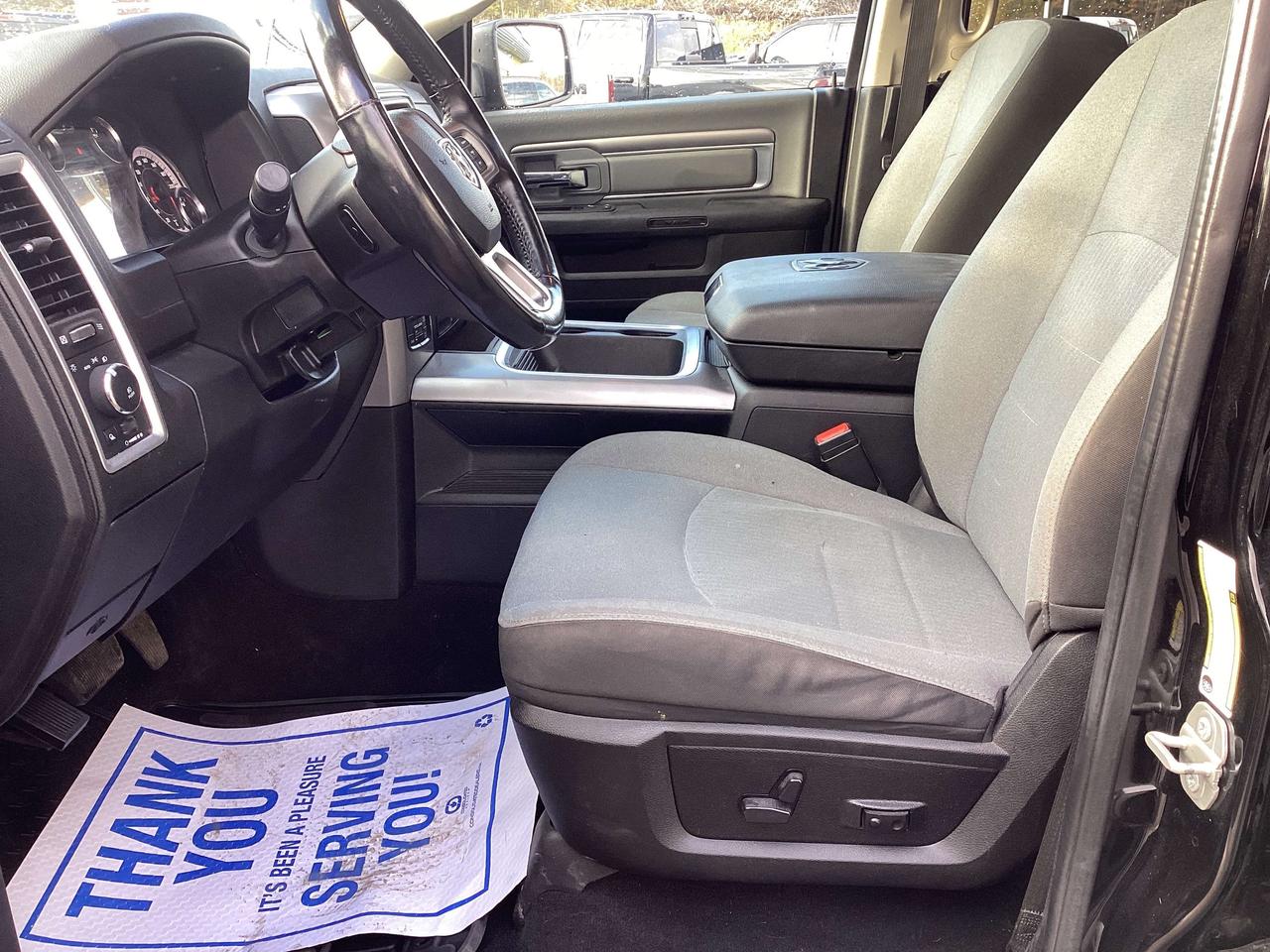 2023 RAM 1500 SLT W/SUNROOF Photo