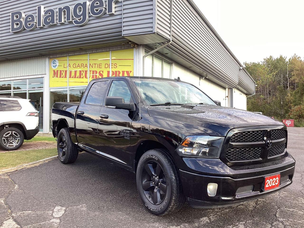 2023 RAM 1500 SLT W/SUNROOF Photo0