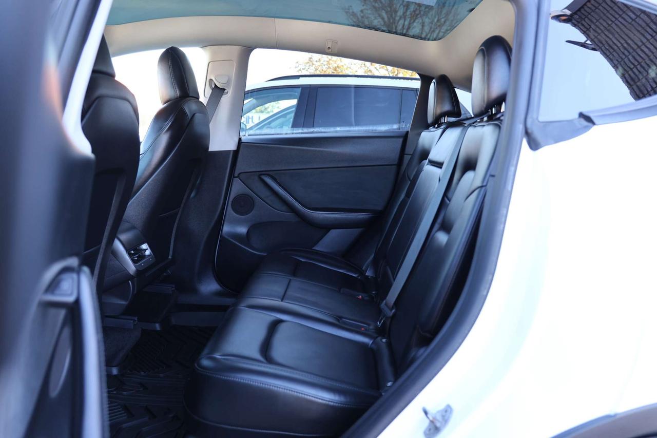 2021 Tesla Model Y LONG RANGE-DUAL MOTOR-AWD/AUTOPILOT/DRIVER ASSIST/STANDARD CONNECTIVITY/HEATED SEATS & STEERING/DASHCAM/KEYLESS/PANOROOF Photo