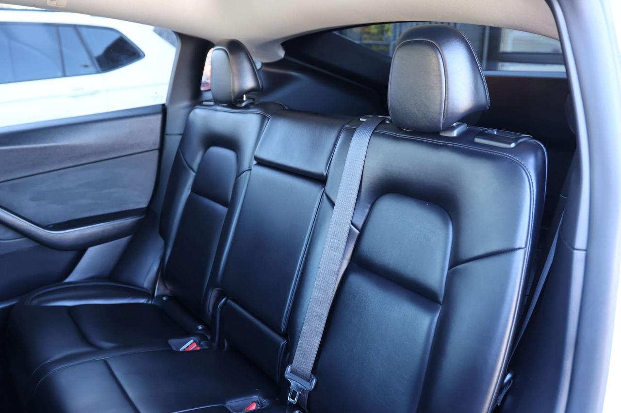 2021 Tesla Model Y LONG RANGE-DUAL MOTOR-AWD/AUTOPILOT/DRIVER ASSIST/STANDARD CONNECTIVITY/HEATED SEATS & STEERING/DASHCAM/KEYLESS/PANOROOF Photo