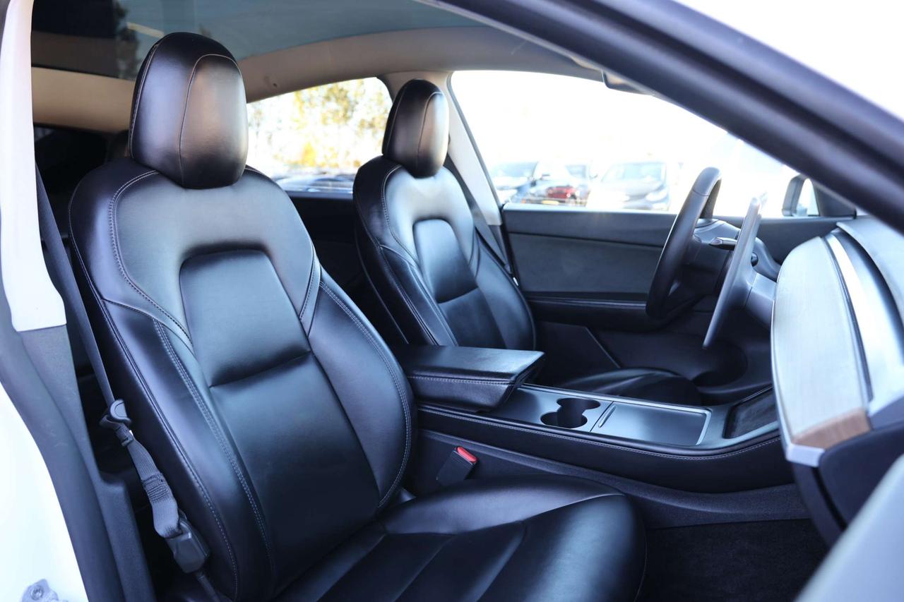 2021 Tesla Model Y LONG RANGE-DUAL MOTOR-AWD/AUTOPILOT/DRIVER ASSIST/STANDARD CONNECTIVITY/HEATED SEATS & STEERING/DASHCAM/KEYLESS/PANOROOF Photo