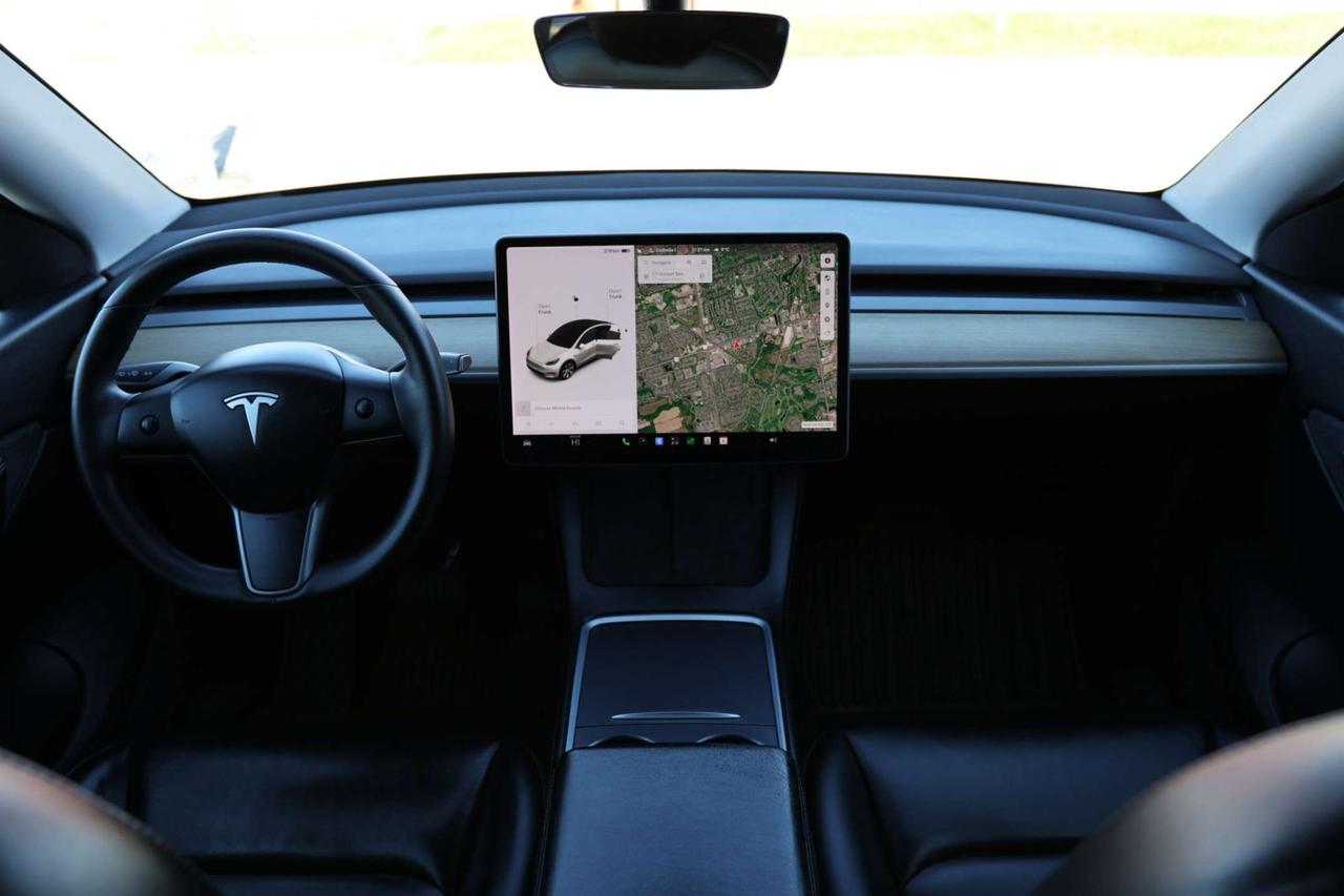 2021 Tesla Model Y LONG RANGE-DUAL MOTOR-AWD/AUTOPILOT/DRIVER ASSIST/STANDARD CONNECTIVITY/HEATED SEATS & STEERING/DASHCAM/KEYLESS/PANOROOF Photo