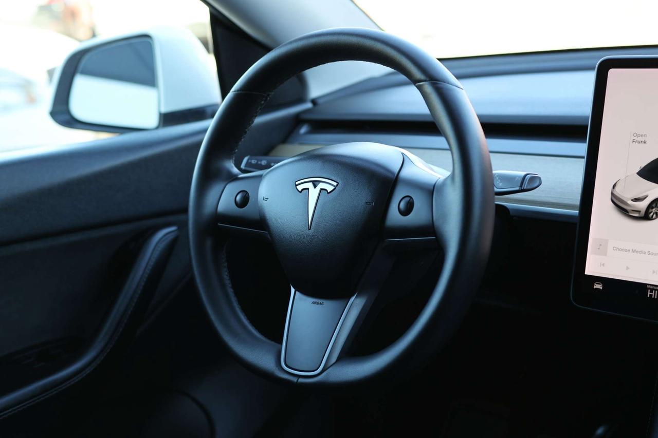 2021 Tesla Model Y LONG RANGE-DUAL MOTOR-AWD/AUTOPILOT/DRIVER ASSIST/STANDARD CONNECTIVITY/HEATED SEATS & STEERING/DASHCAM/KEYLESS/PANOROOF Photo