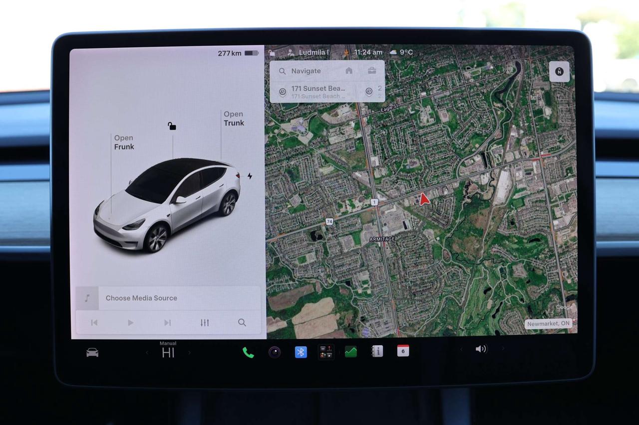 2021 Tesla Model Y LONG RANGE-DUAL MOTOR-AWD/AUTOPILOT/DRIVER ASSIST/STANDARD CONNECTIVITY/HEATED SEATS & STEERING/DASHCAM/KEYLESS/PANOROOF Photo