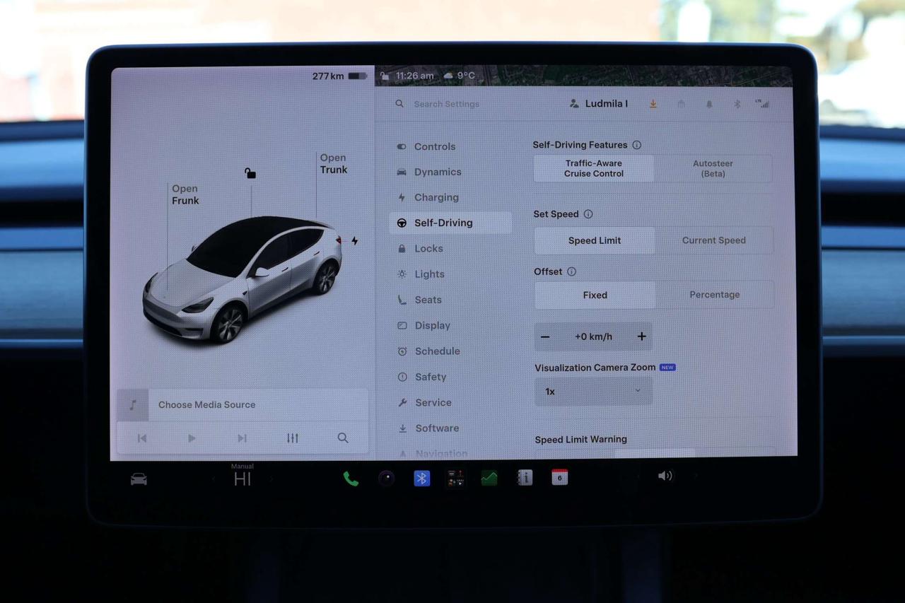 2021 Tesla Model Y LONG RANGE-DUAL MOTOR-AWD/AUTOPILOT/DRIVER ASSIST/STANDARD CONNECTIVITY/HEATED SEATS & STEERING/DASHCAM/KEYLESS/PANOROOF Photo