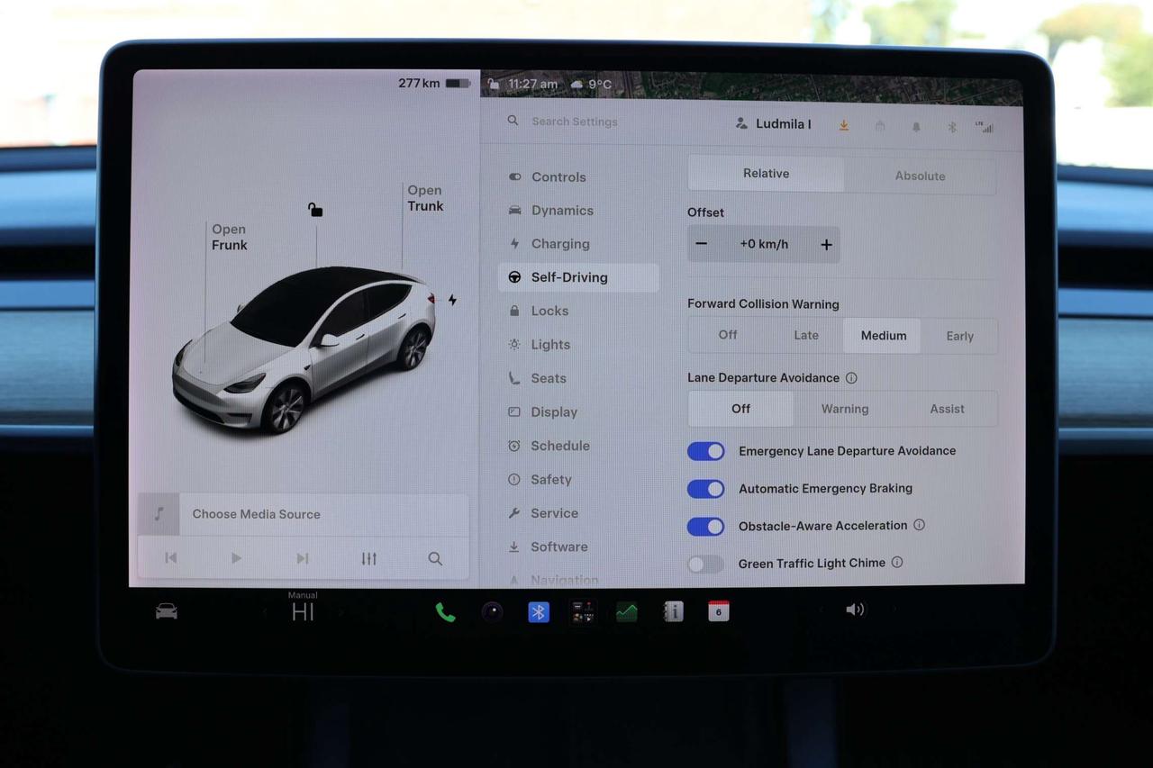 2021 Tesla Model Y LONG RANGE-DUAL MOTOR-AWD/AUTOPILOT/DRIVER ASSIST/STANDARD CONNECTIVITY/HEATED SEATS & STEERING/DASHCAM/KEYLESS/PANOROOF Photo