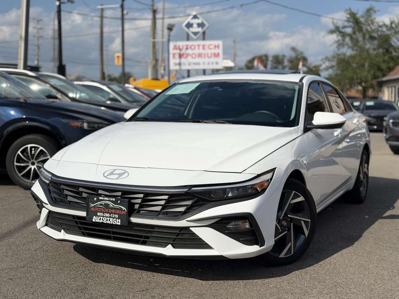 2025 Hyundai Elantra Preferred with Tech Package Pearl White   Amb Light   Navi   Lane Assist Photo