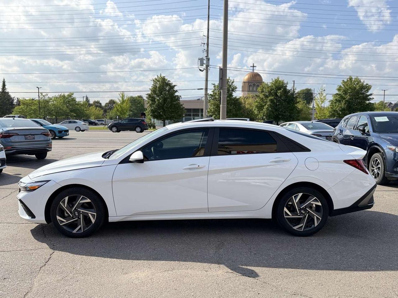 2025 Hyundai Elantra Preferred with Tech Package Pearl White   Amb Light   Navi   Lane Assist Photo