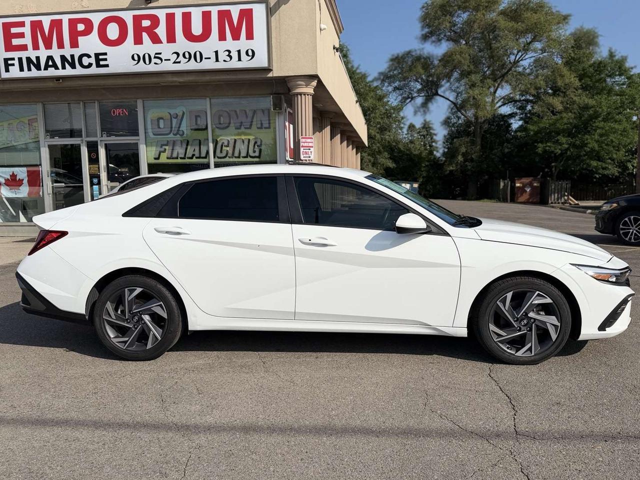 2025 Hyundai Elantra Preferred with Tech Package Pearl White   Amb Light   Navi   Lane Assist Photo4