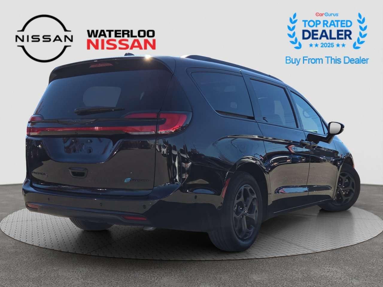2024 Chrysler Pacifica Premium S Appearance Photo