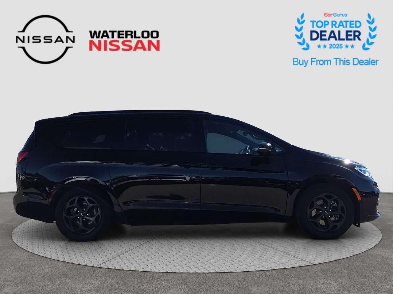 2024 Chrysler Pacifica Premium S Appearance Photo