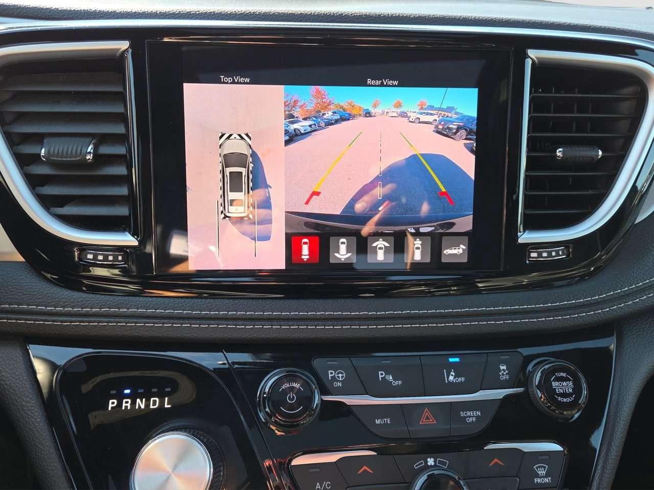 2024 Chrysler Pacifica Premium S Appearance Photo