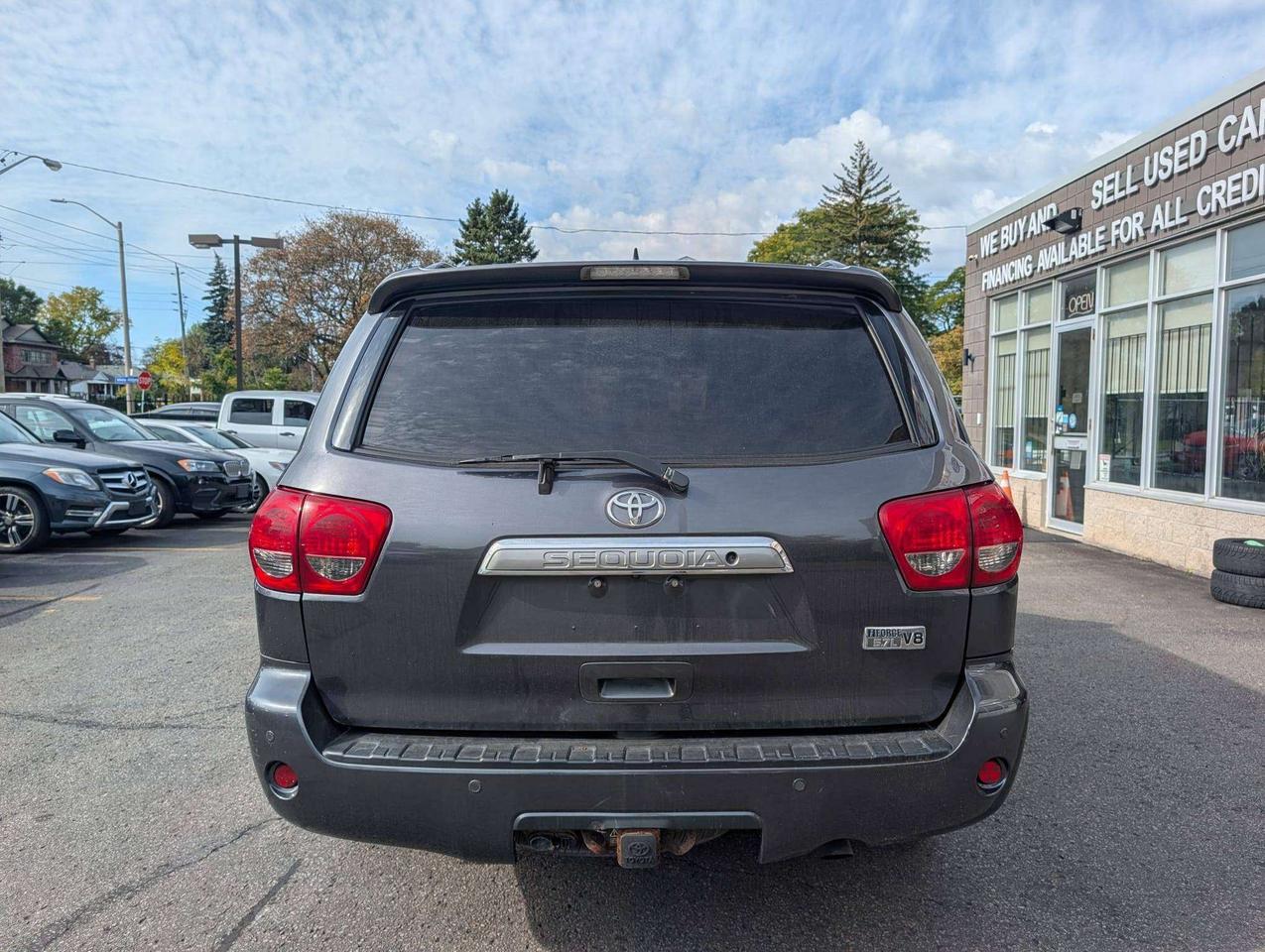 2014 Toyota Sequoia Limited Photo