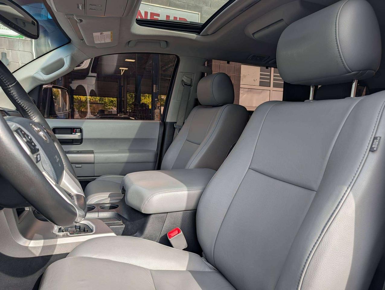 2014 Toyota Sequoia Limited Photo