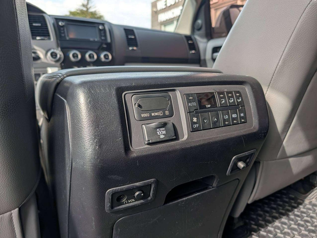 2014 Toyota Sequoia Limited Photo