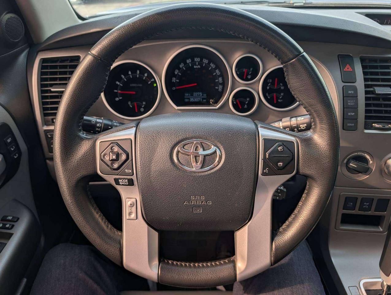 2014 Toyota Sequoia Limited Photo