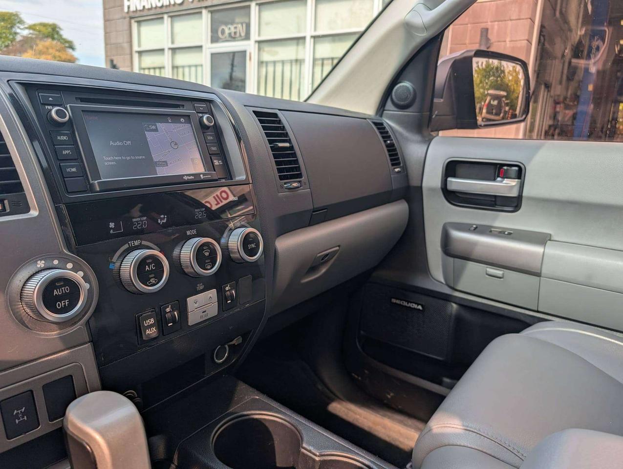 2014 Toyota Sequoia Limited Photo