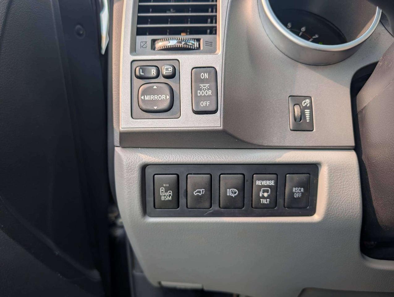 2014 Toyota Sequoia Limited Photo