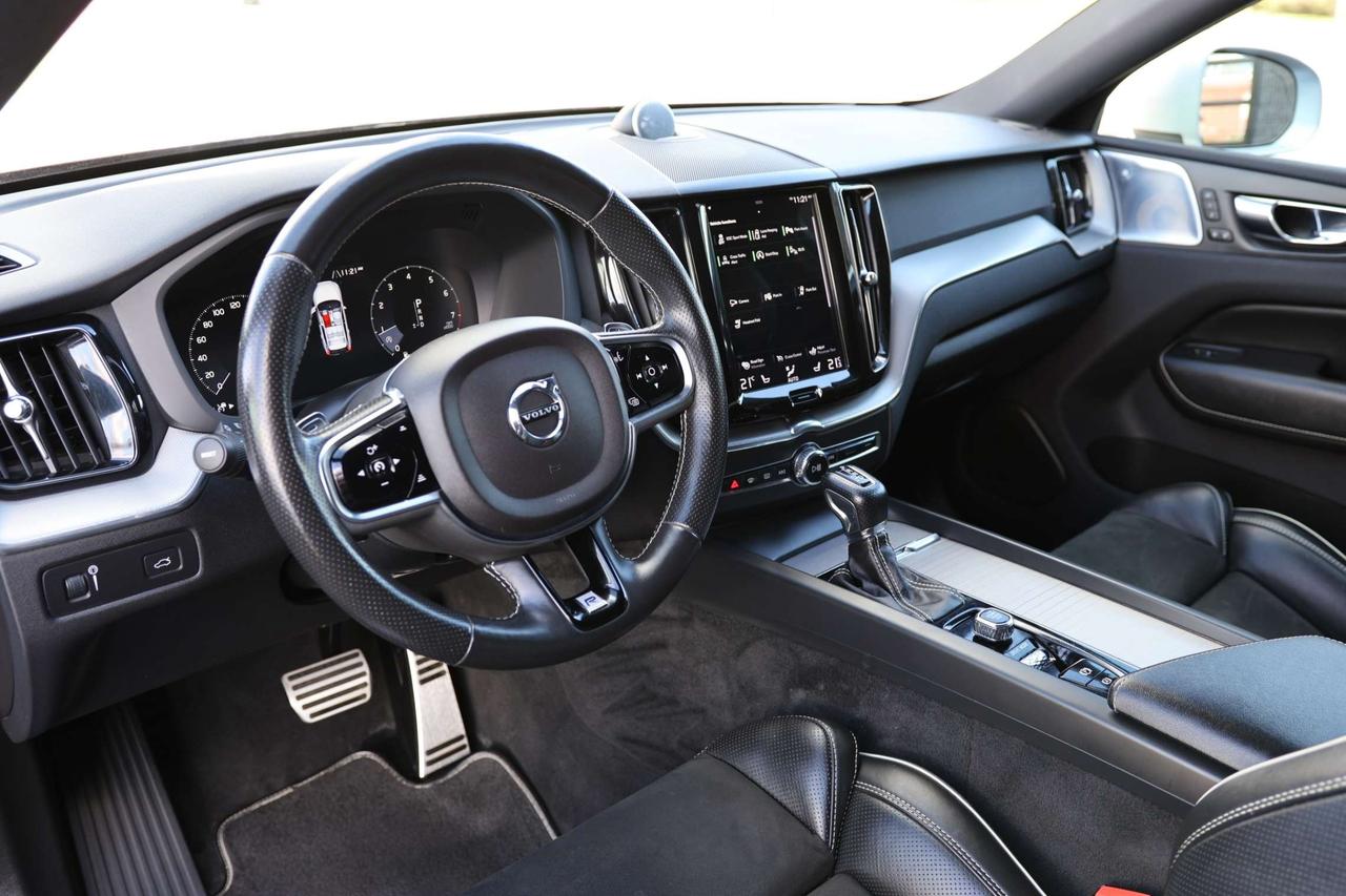 2019 Volvo XC60 T6-AWD-R DESIGN/360CAM/NAV/ADAPT CRUISE/BLIS/FCW/LKA/LEATHER&SUED/H SEATS/CARPLAY/KEYLESS/PANOROOF Photo