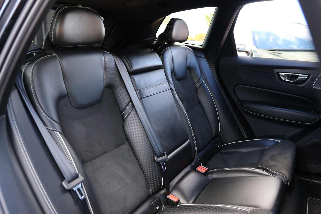 2019 Volvo XC60 T6-AWD-R DESIGN/360CAM/NAV/ADAPT CRUISE/BLIS/FCW/LKA/LEATHER&SUED/H SEATS/CARPLAY/KEYLESS/PANOROOF Photo