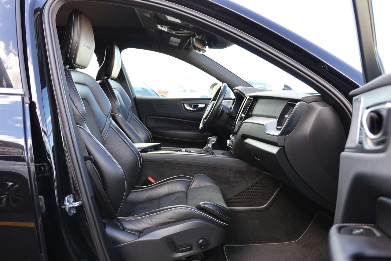 2019 Volvo XC60 T6-AWD-R DESIGN/360CAM/NAV/ADAPT CRUISE/BLIS/FCW/LKA/LEATHER&SUED/H SEATS/CARPLAY/KEYLESS/PANOROOF Photo