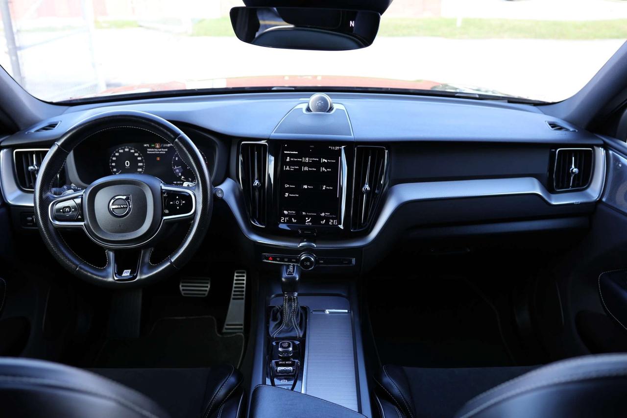2019 Volvo XC60 T6-AWD-R DESIGN/360CAM/NAV/ADAPT CRUISE/BLIS/FCW/LKA/LEATHER&SUED/H SEATS/CARPLAY/KEYLESS/PANOROOF Photo