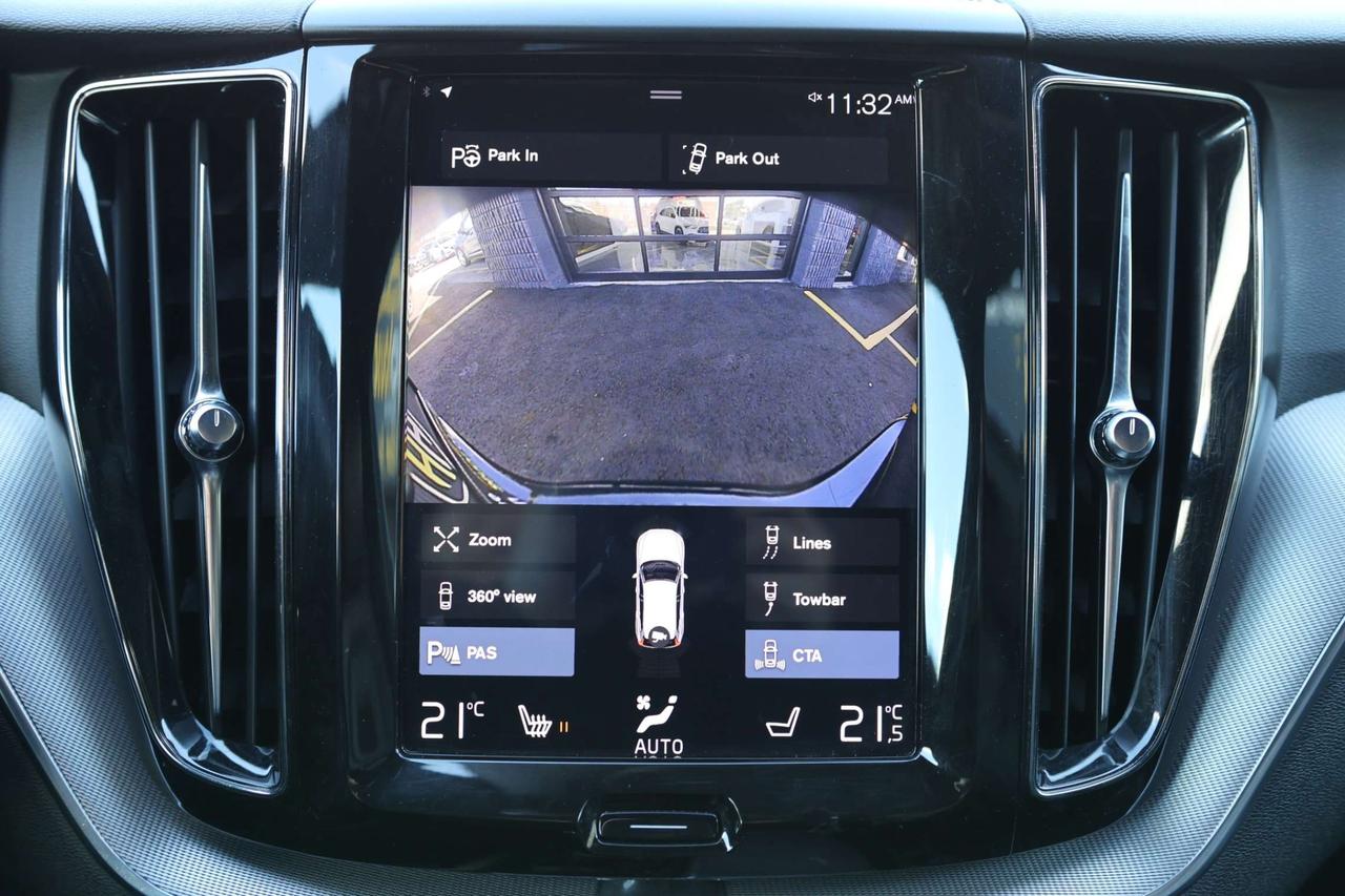 2019 Volvo XC60 T6-AWD-R DESIGN/360CAM/NAV/ADAPT CRUISE/BLIS/FCW/LKA/LEATHER&SUED/H SEATS/CARPLAY/KEYLESS/PANOROOF Photo