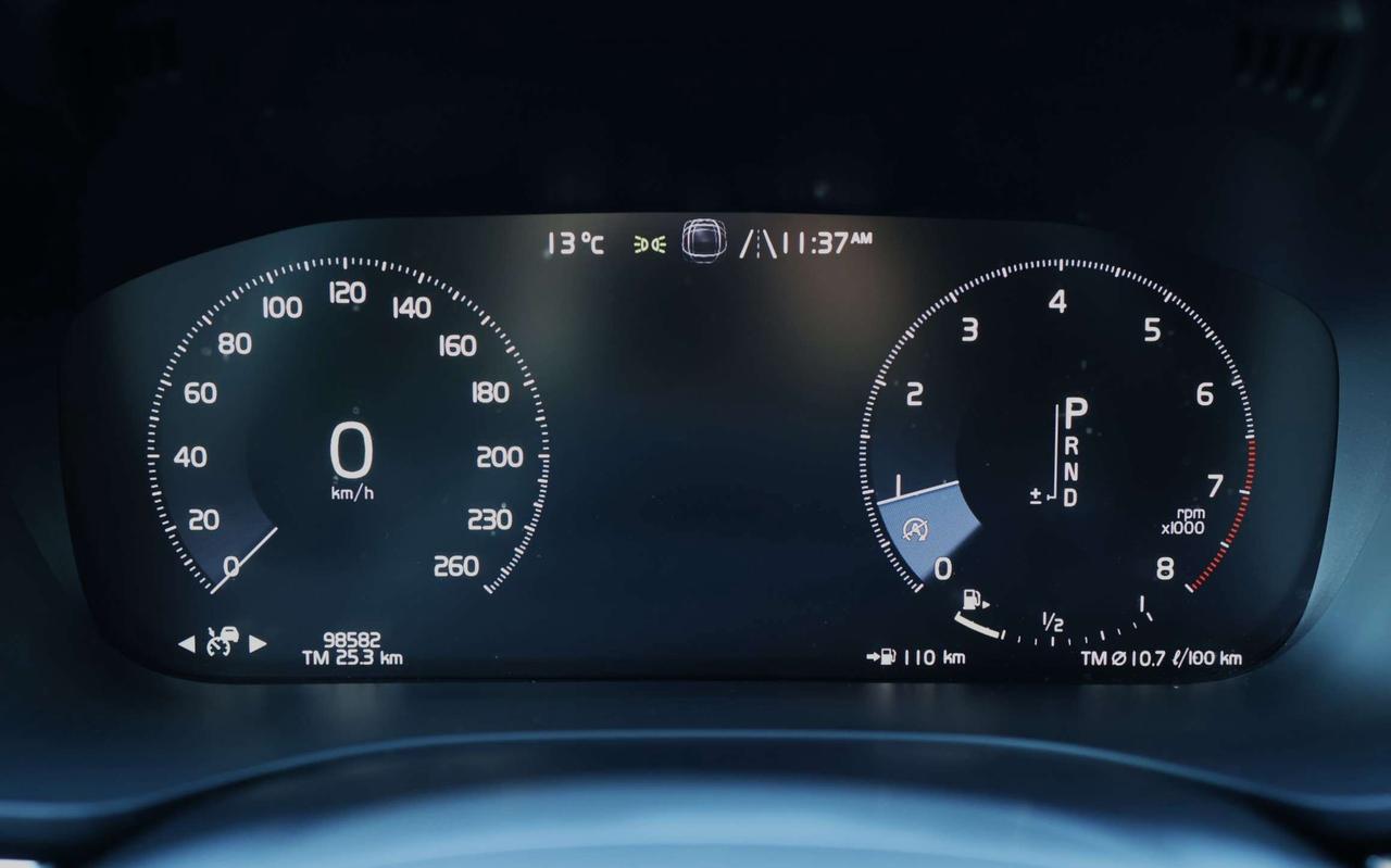 2019 Volvo XC60 T6-AWD-R DESIGN/360CAM/NAV/ADAPT CRUISE/BLIS/FCW/LKA/LEATHER&SUED/H SEATS/CARPLAY/KEYLESS/PANOROOF Photo