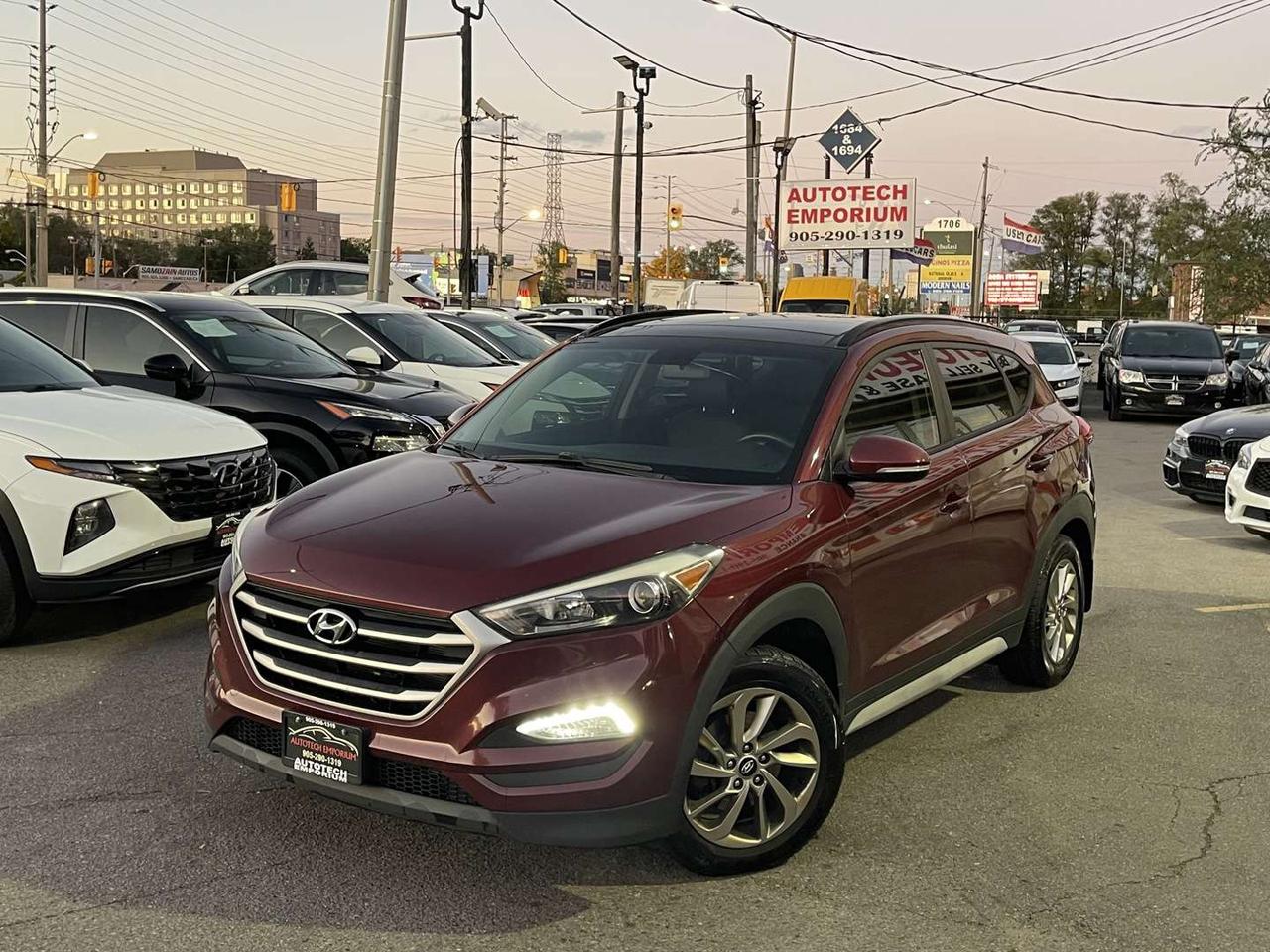 2017 Hyundai Tucson SE AWD   Leather   Pano Roof   Htd Steering Photo