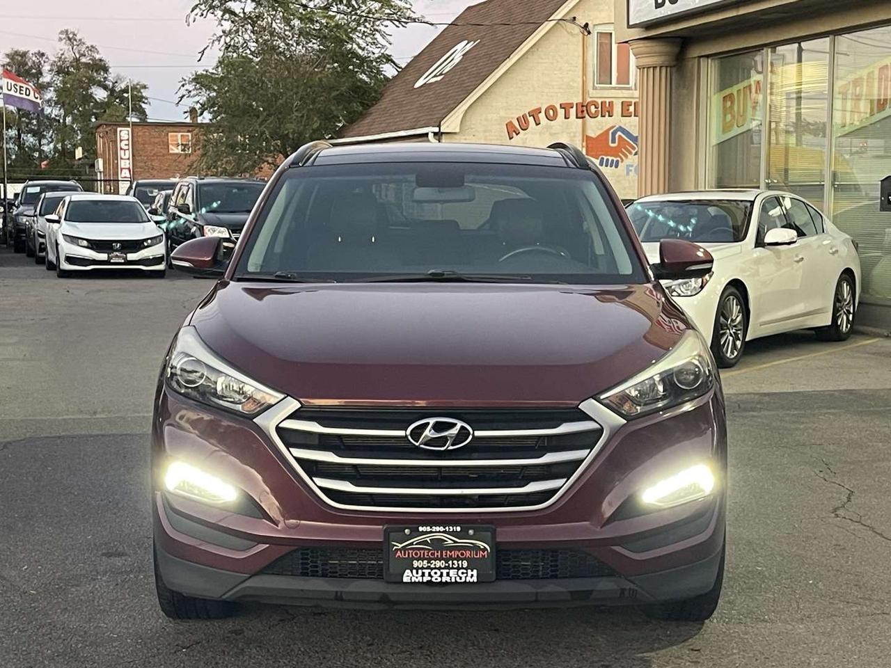2017 Hyundai Tucson SE AWD   Leather   Pano Roof   Htd Steering Photo