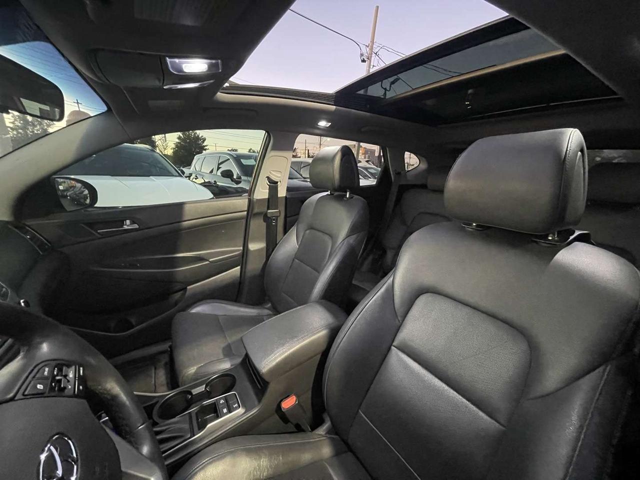 2017 Hyundai Tucson SE AWD   Leather   Pano Roof   Htd Steering Photo