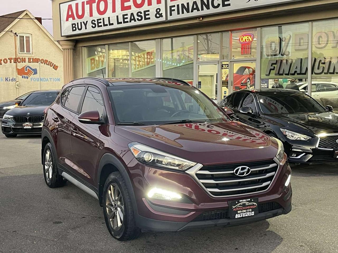 2017 Hyundai Tucson SE AWD   Leather   Pano Roof   Htd Steering Photo
