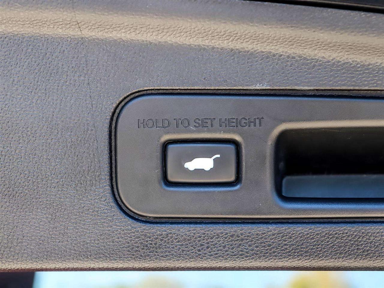 2025 Acura MDX PLAT ELITE ASPEC   LOADED   CARPLAY   HUD   360 CA Photo