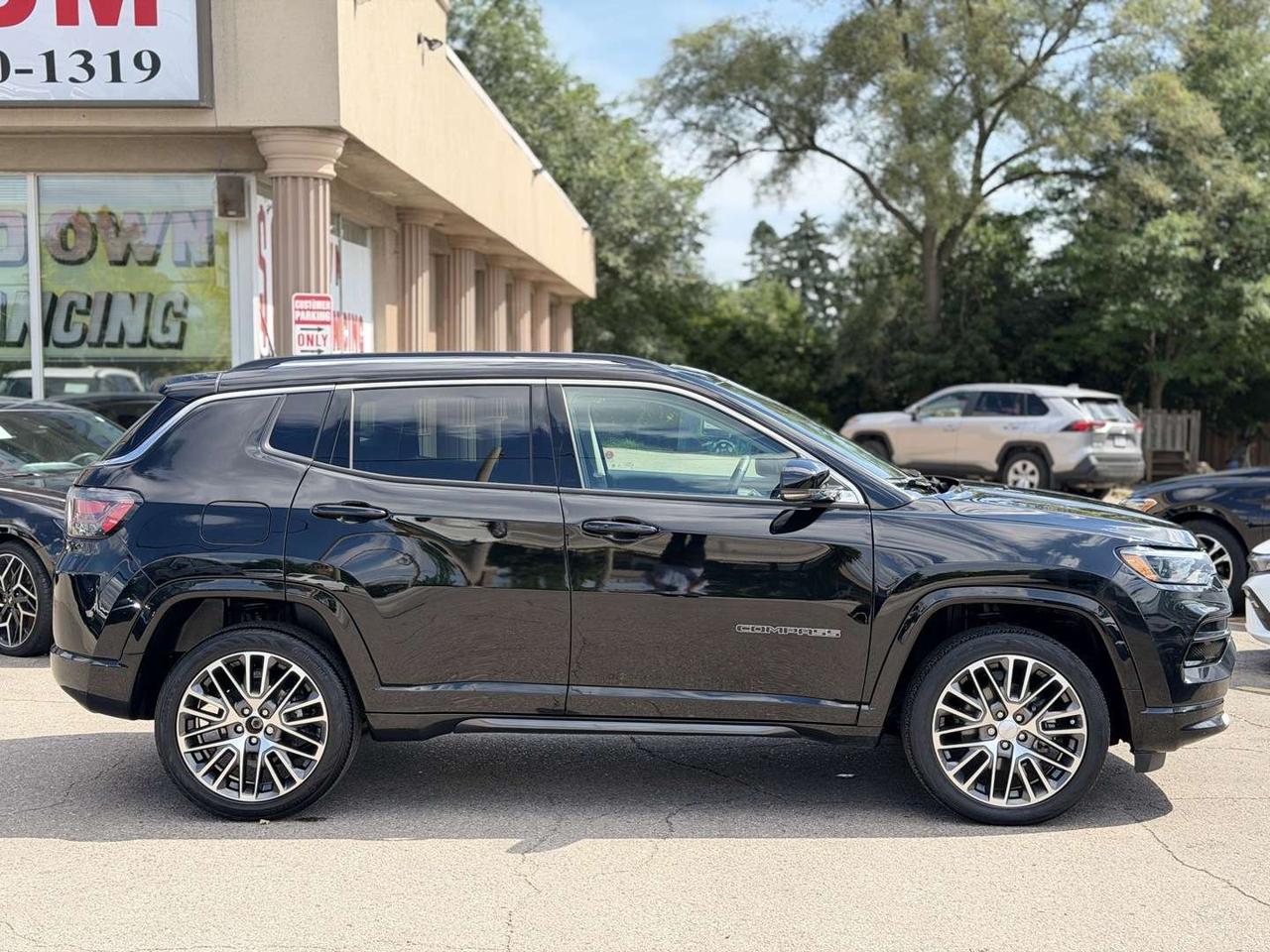 2022 Jeep Compass 4X4 LIMITED   Leather   Pano Roof   Navi Photo4