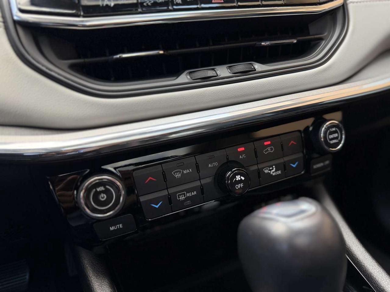 2022 Jeep Compass 4X4 LIMITED   Leather   Pano Roof   Navi Photo