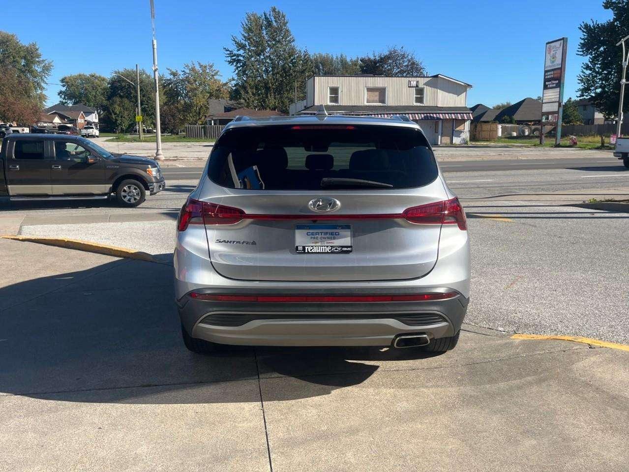 2022 Hyundai Santa Fe SE GREAT VALUE LOCAL TRADE Photo