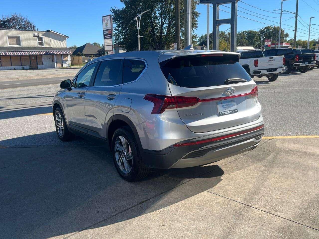 2022 Hyundai Santa Fe SE GREAT VALUE LOCAL TRADE Photo