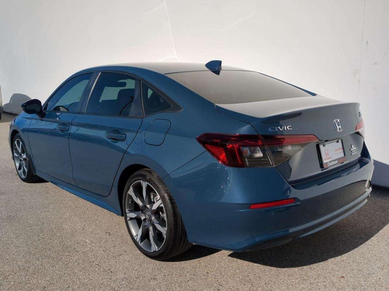 2025 Honda Civic Sport Touring eCVT Sedan Photo3