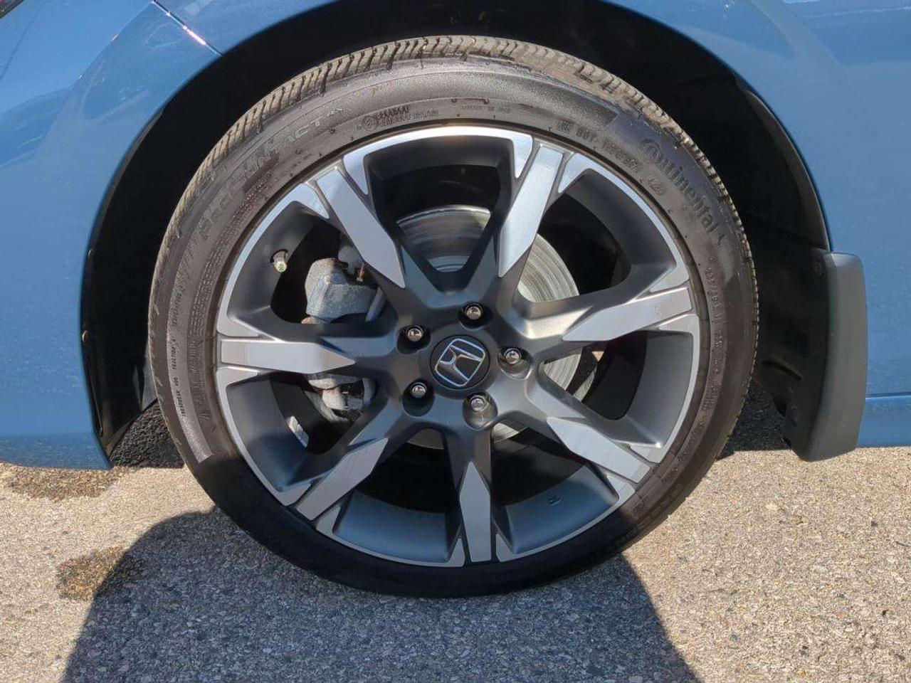 2025 Honda Civic Sport Touring eCVT Sedan Photo