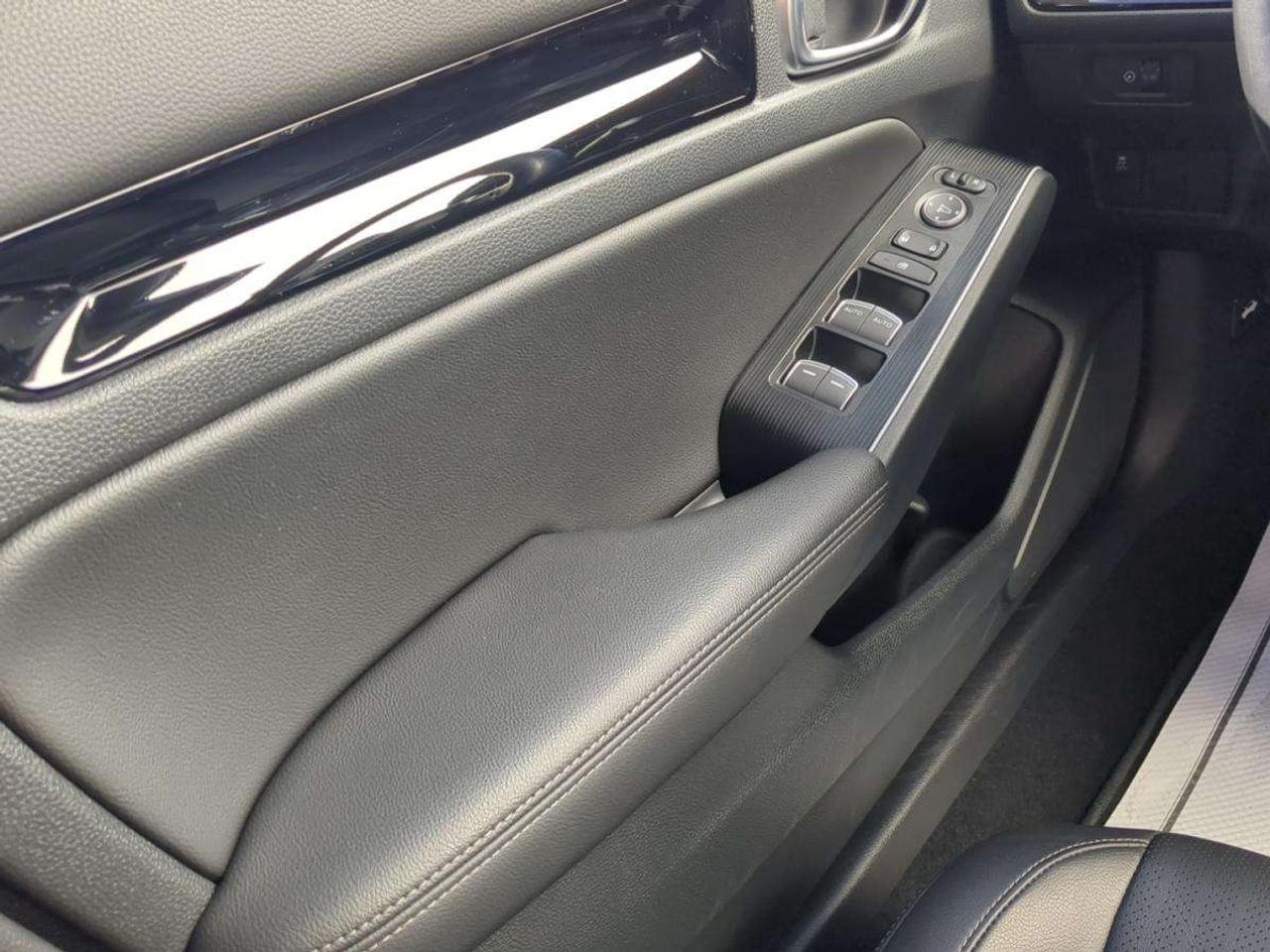 2025 Honda Civic Sport Touring eCVT Sedan Photo