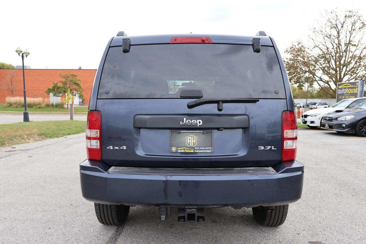 2008 Jeep Liberty SPORT-4WD/CRUISE CONTROL/POWER WINDOWS & MIRRORS/CD PLAYER/AUX/SATELLITE RADIO/TOW HITCH Photo